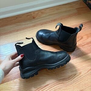 Blundstone Lug Sole Chelsea Boots